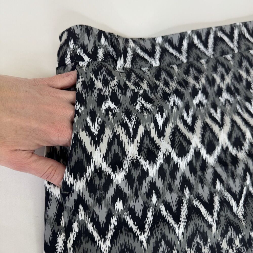 Spanx Sunshine Shorts Pull On 4" UPF 50+ Quick Dry in Grey Ikat Size XL - Picture 14 of 14
